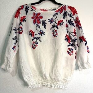 Kindred Floral Embroidered White Bohemian Top. Sz M.